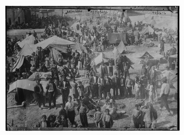An Armenian camp in Deir Ezzor. (Picture by Jesse B. Jackson, a U.S. Consul who brought aid to the Syrian camps saving thousands of Armenians.)